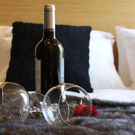 Salamanca Suite Studios 4*