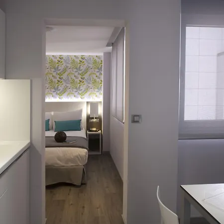 Aparthotel Salamanca Suite Studios 4*