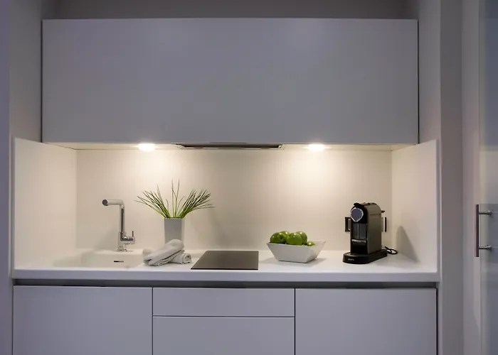 Ξενοδοχείο με διαμερίσματα Salamanca Suite Studios 4*