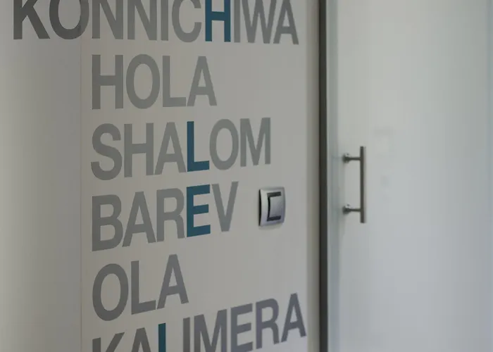 Ξενοδοχείο με διαμερίσματα Salamanca Suite Studios 4*